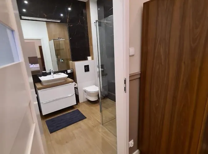 Lux Bristol * ביטום